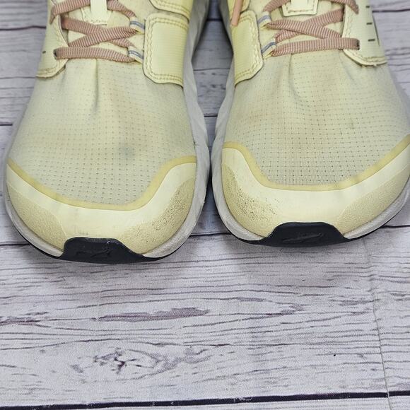 Altra Superior 5 Shoes Womens Size 9 Yellow Trail Running Zero Drop Lightweight - Picture 3 of 8
